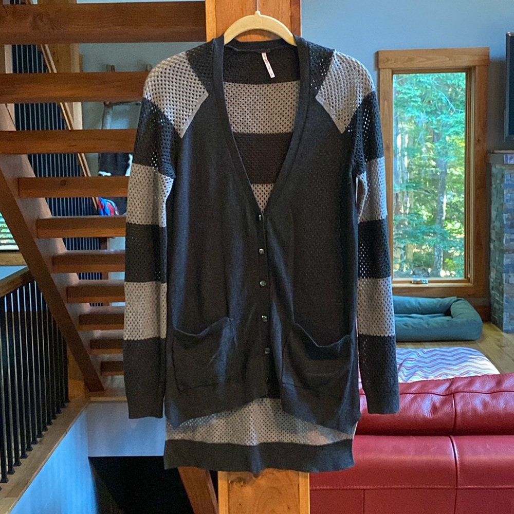 Like New Poof Cardigan Sweater size M